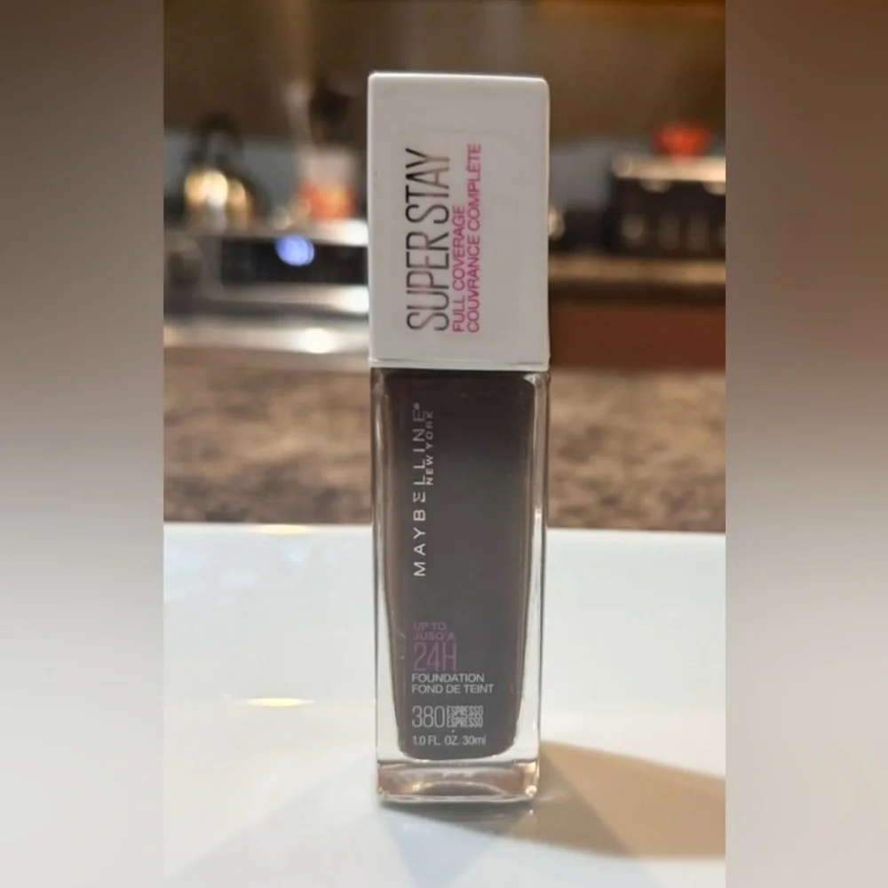 $1 Maybelline Foundation Espresso~New~$1 WHEN BUNDLED WITH 3 OR MORE ITEMS